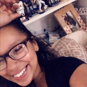 Meet your Posher, Aury